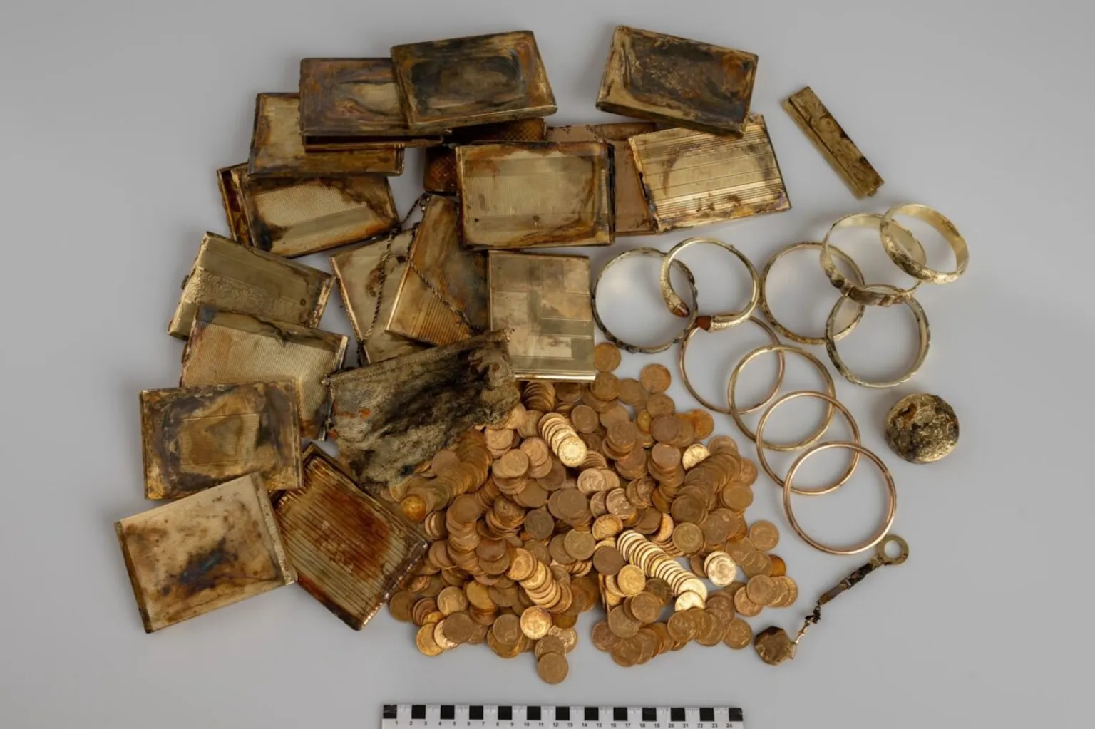 Hikers Discover Gold Coin Hoard Along With Jewelry and Artifacts
